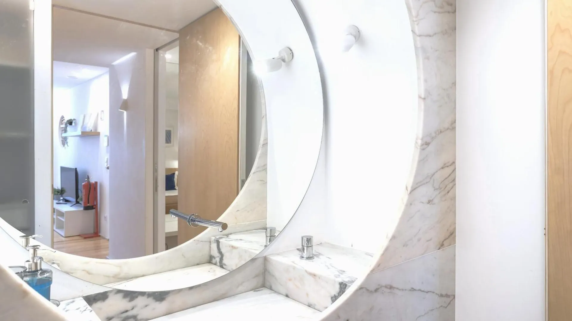 Wood And Marble 1Bdr Apartment By Lovelystay Lisboa 0*,